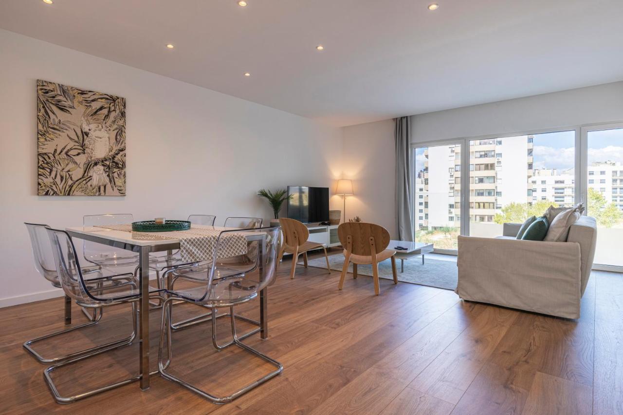 Apartment Fabulous Terrace Over Monsanto By Innkeeper